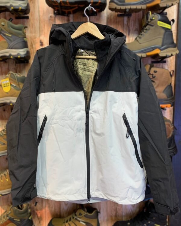 Casaca impermeable unisex 2 en 1 con polar desmontable blanco con negro